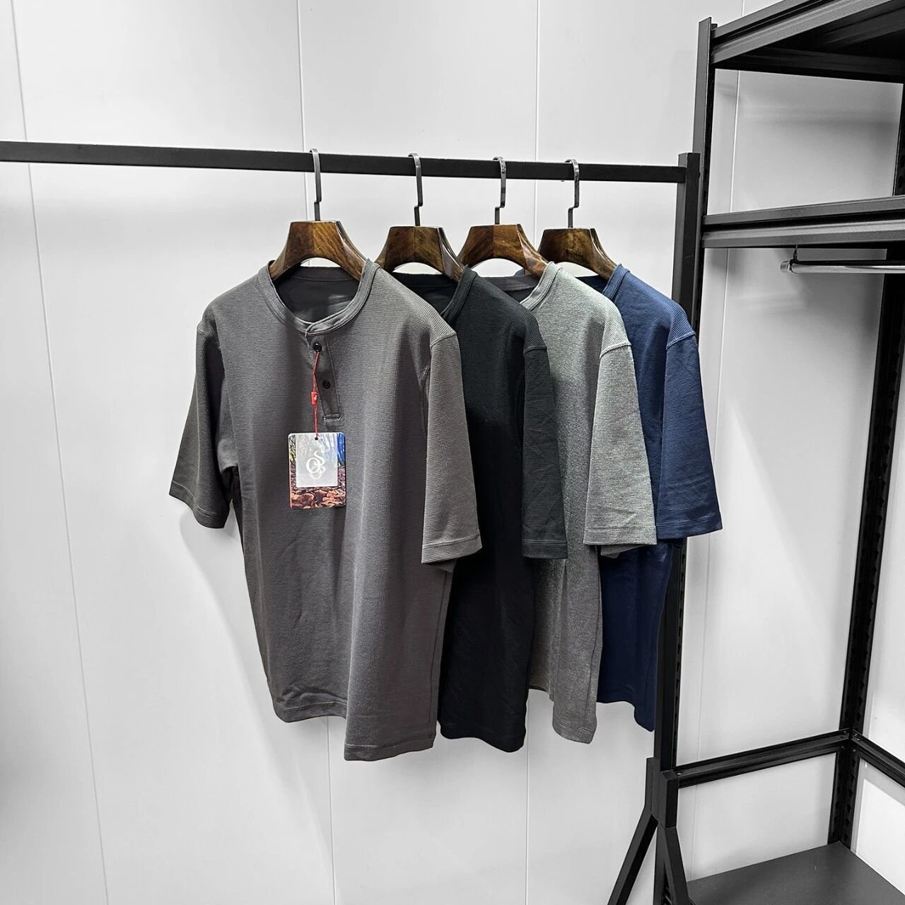 Mens Solid Color Waffle Knit Henley T Shirt 2 Buttons Placket Short Sleeve Breathable Casual Daily Workout Office Basic Tee Shirts