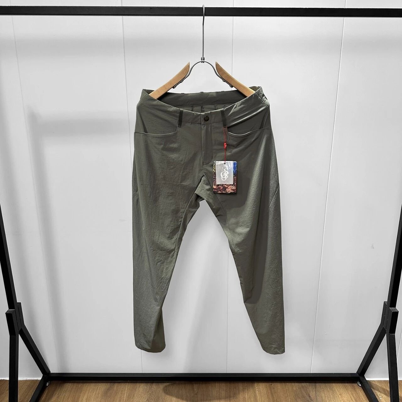 Men Straight Fit Tech Wear Pants Lightweight Quick Dry Water Repellent Stretch Nylon Trousers Wrinkle Free Business Office Casual City Walking Camping Travel Pants Multi Pockets - الصورة 5