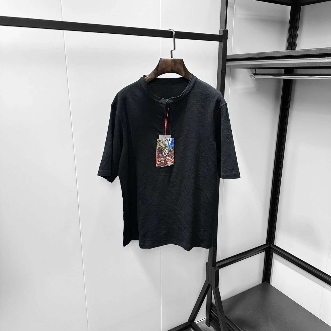 Mens Solid Color Waffle Knit Henley T Shirt 2 Buttons Placket Short Sleeve Breathable Casual Daily Workout Office Basic Tee Shirts - الصورة 2