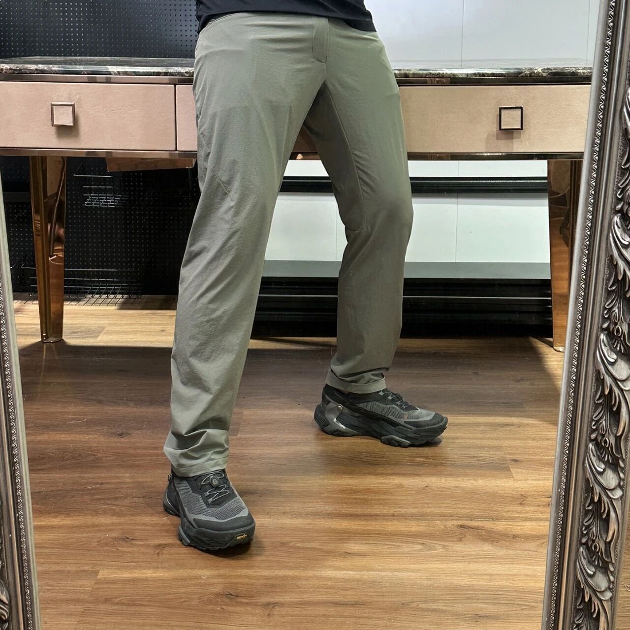 Men Straight Fit Tech Wear Pants Lightweight Quick Dry Water Repellent Stretch Nylon Trousers Wrinkle Free Business Office Casual City Walking Camping Travel Pants Multi Pockets - الصورة 3