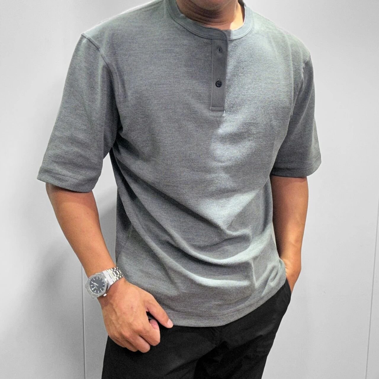 Mens Solid Color Waffle Knit Henley T Shirt 2 Buttons Placket Short Sleeve Breathable Casual Daily Workout Office Basic Tee Shirts - الصورة 4