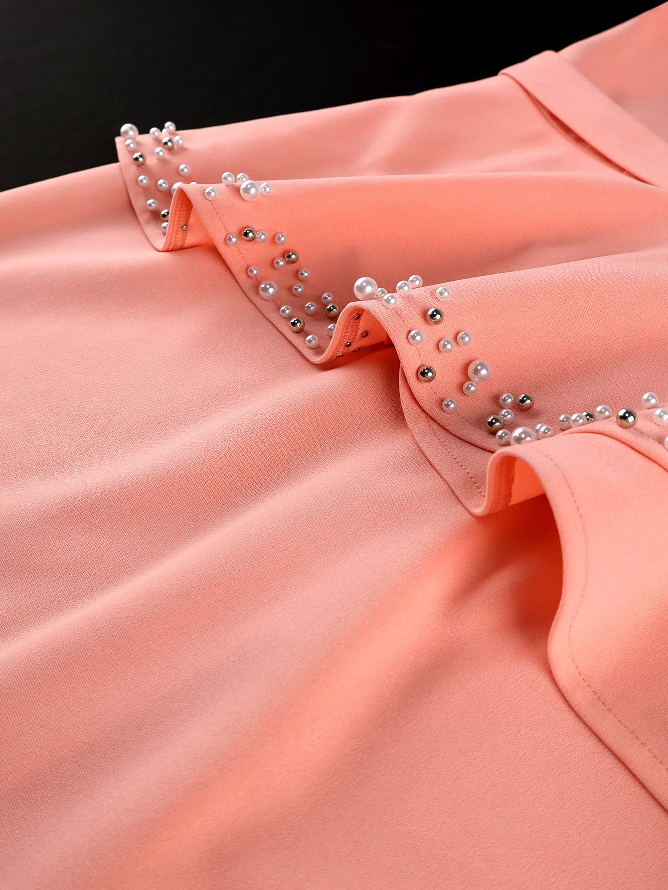 Elegant Banquet And Commute Dress With Ruffled Sleeves And A Fitted Waist - الصورة 2