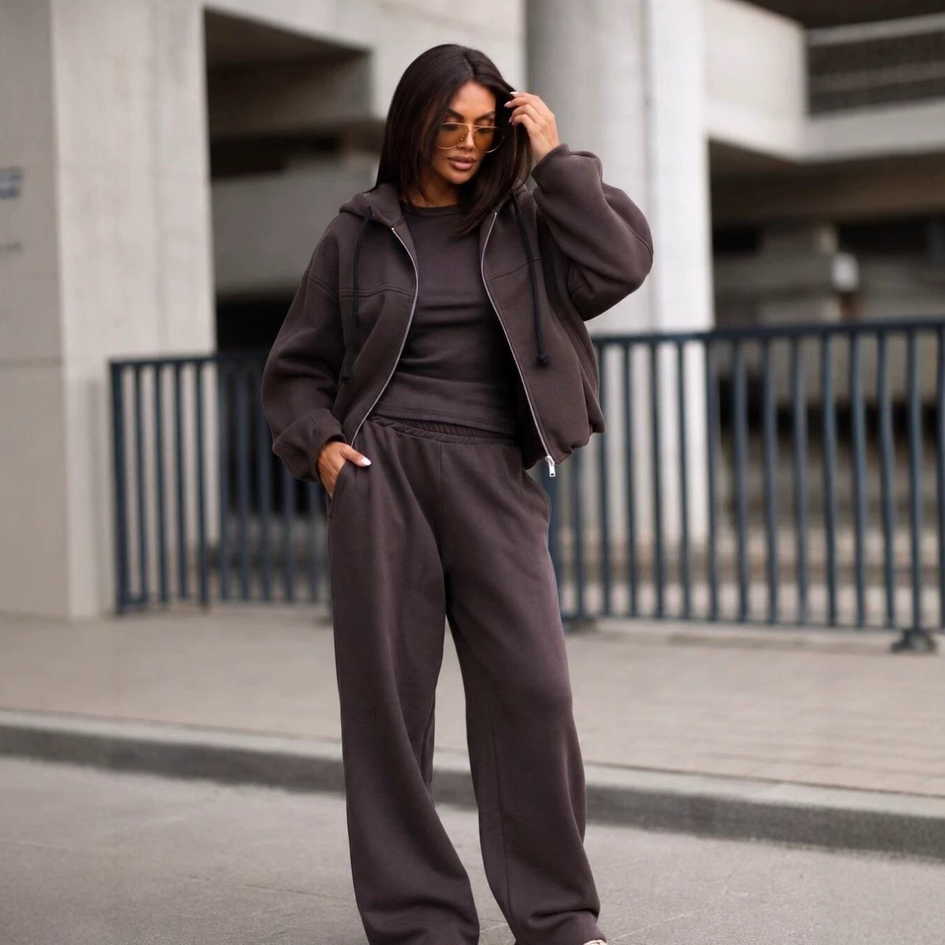 Women's Two-piece Set Zip-up Hooded Sweatshirt And Wide-leg Trousers - الصورة 5