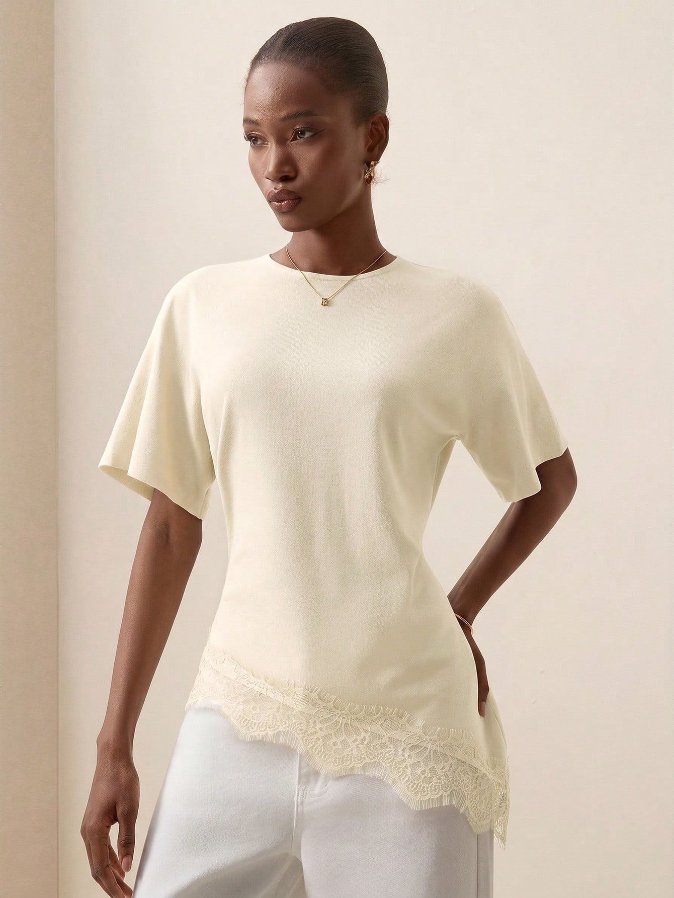 Summer Round-neck Hollow-out Lace-trimmed Short-sleeve Women's Top - الصورة 5