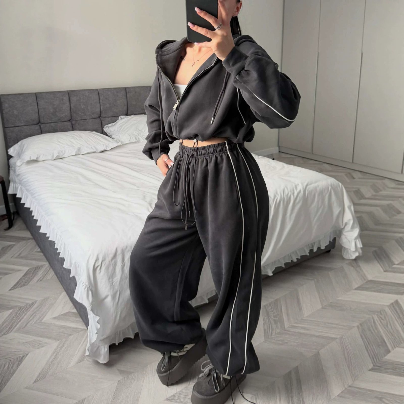 Stylish American-style Sporty Casual Two-piece Sweatshirt Set - الصورة 2