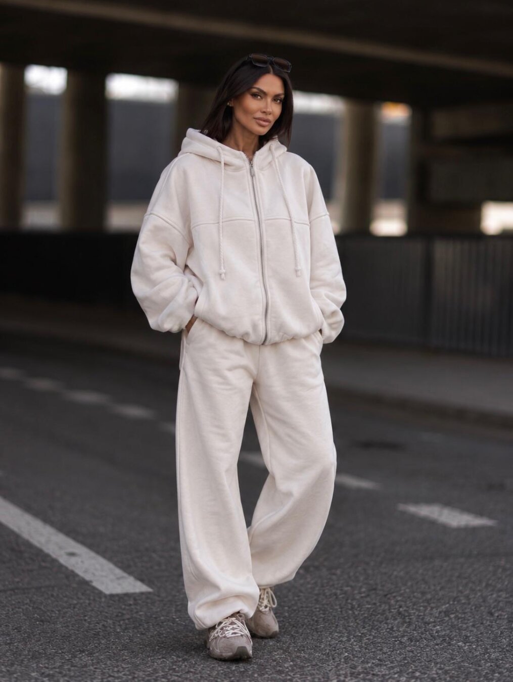 Women's Two-piece Set Zip-up Hooded Sweatshirt And Wide-leg Trousers - الصورة 8