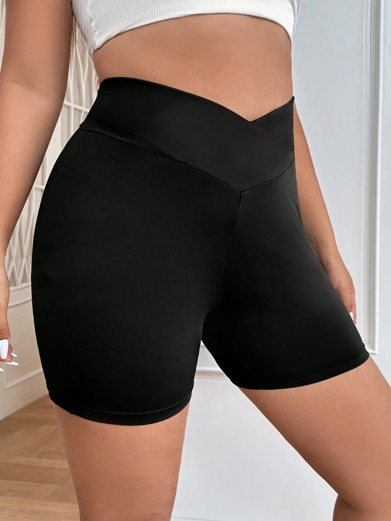Plus Size Crossover High Waisted Biker Shorts For Women, Tummy Control Yoga Shorts, Butt Lifting Compression Workout Athletic Shorts, Gym Running Shorts - الصورة 6