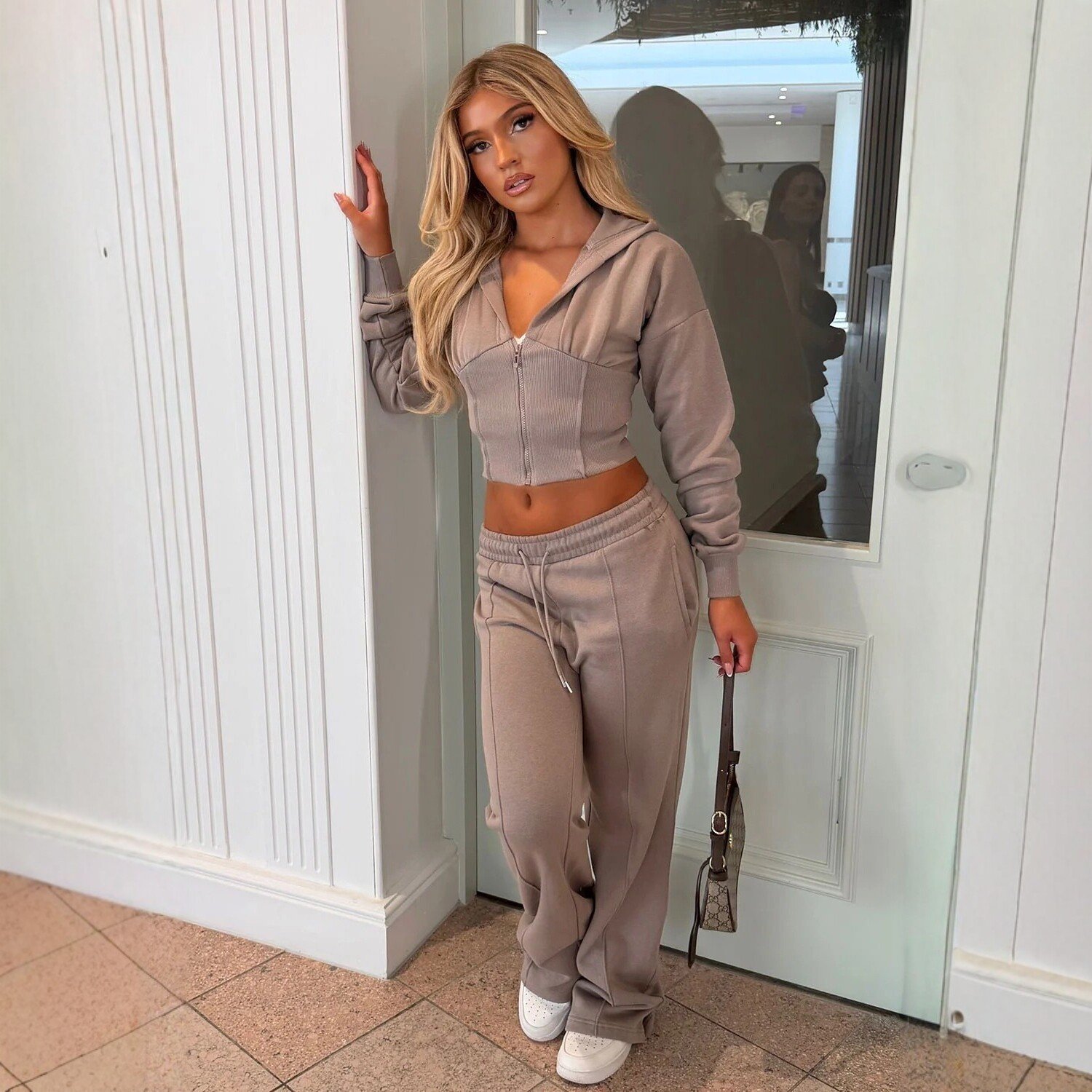 New Autumnwinter Long-sleeve Pants Set With Ribbed Patchwork And A Hooded Cardigan For Women - الصورة 8